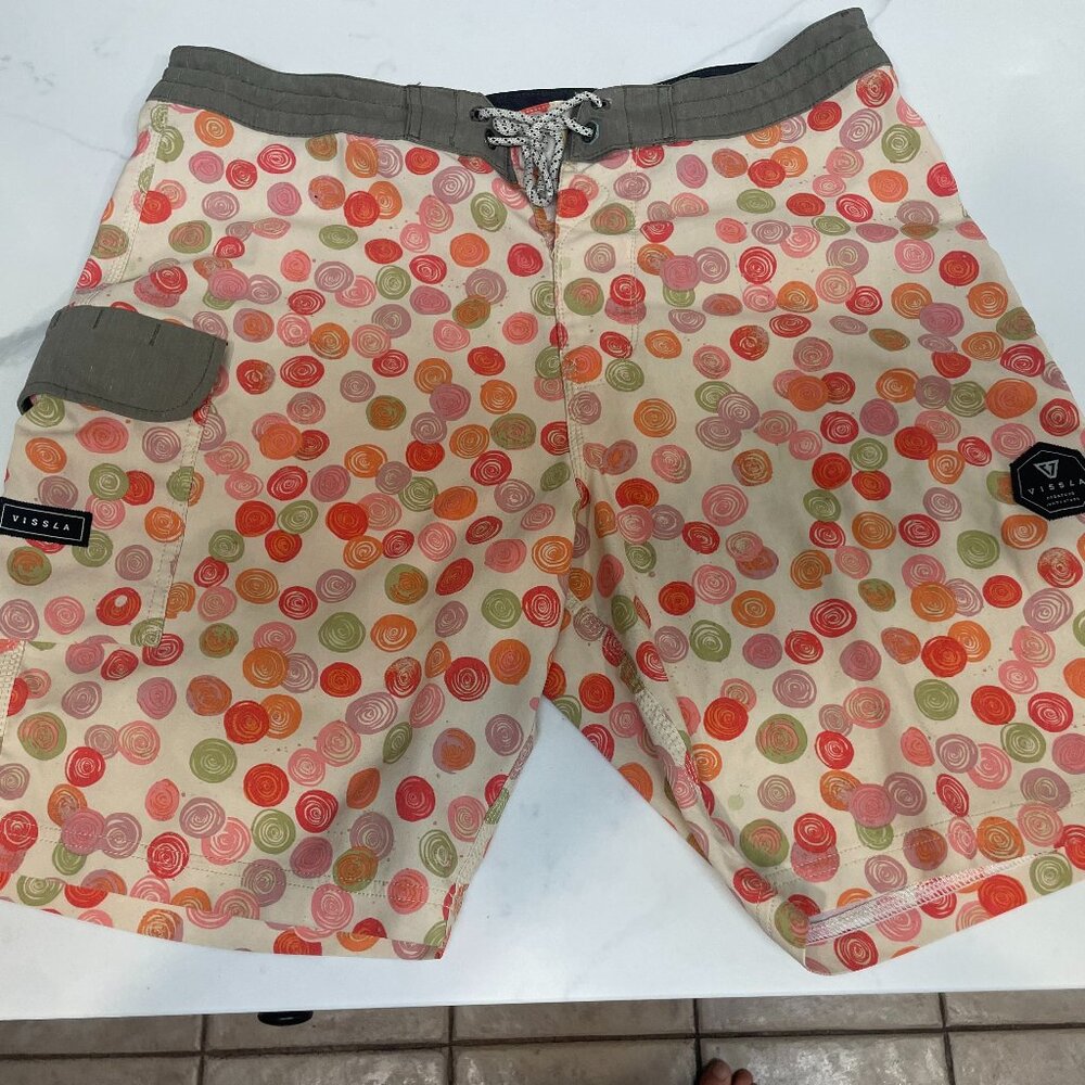 Vissla “Spun Out” Upcycled Coconut Boardshorts | Size 33 | Eco Stretch |